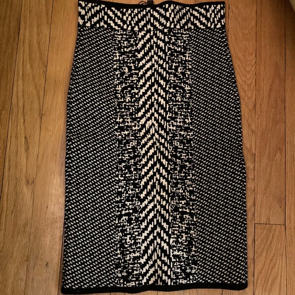 NEW Black & White Pencil Knit Skirt